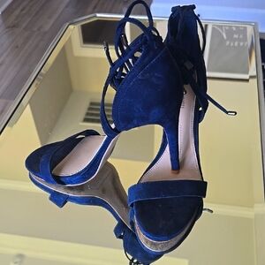 Gianni Bini Elegant Navy Blue Ankle Wrap Heels Size 8